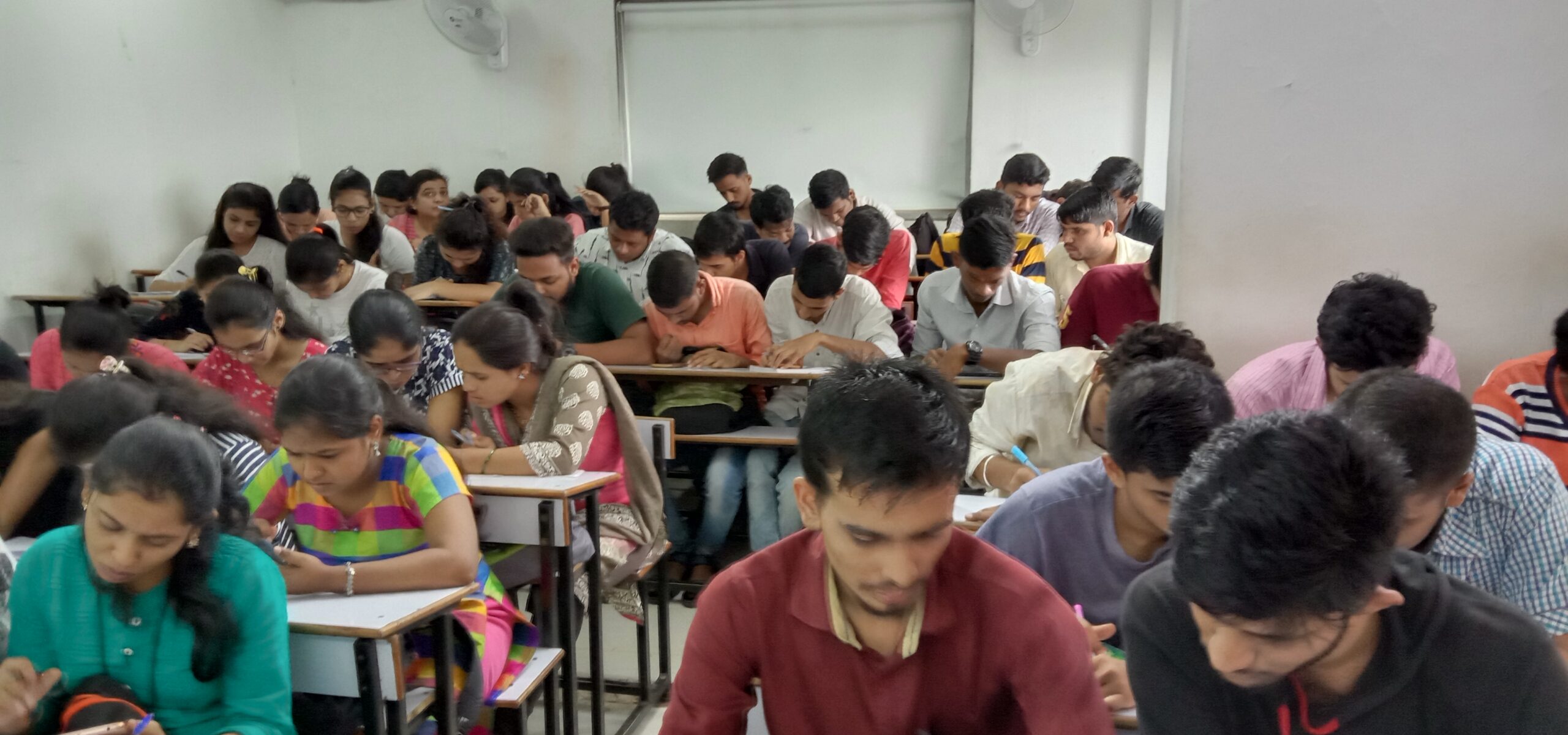 module: NormalModule; 
touch: (-1.0, -1.0); 
modeInfo: ; 
sceneMode: Hdr; 
cct_value: 0; 
AI_Scene: (-1, -1); 
aec_lux: 62.0;