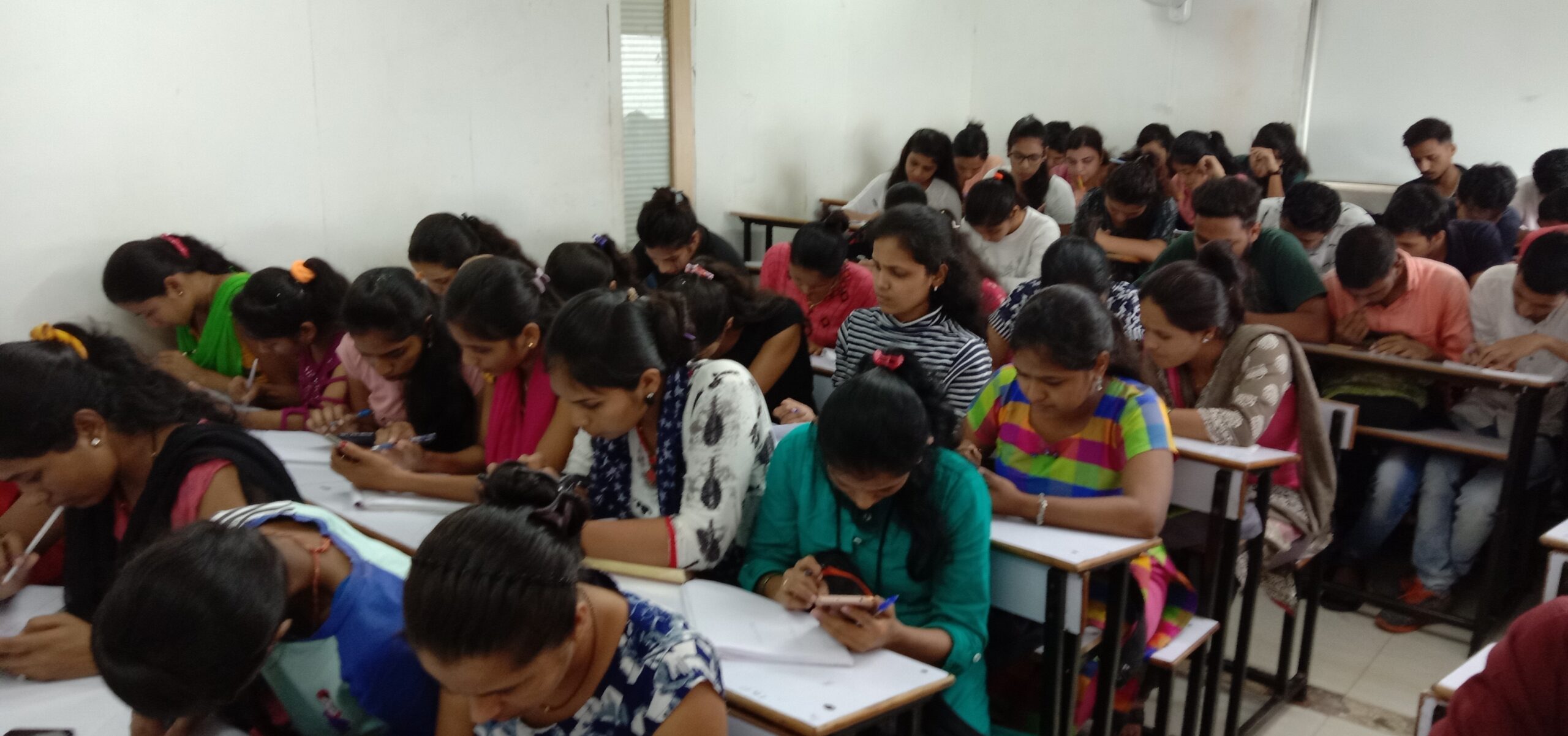 module: NormalModule; 
touch: (-1.0, -1.0); 
modeInfo: ; 
sceneMode: Night; 
cct_value: 0; 
AI_Scene: (-1, -1); 
aec_lux: 71.0;